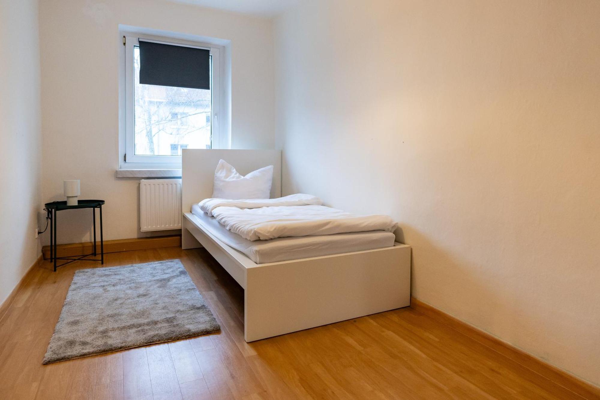 Moderne 4 Zimmer Wohnung Vollausgestattet Und Moebliert Halle  Dış mekan fotoğraf