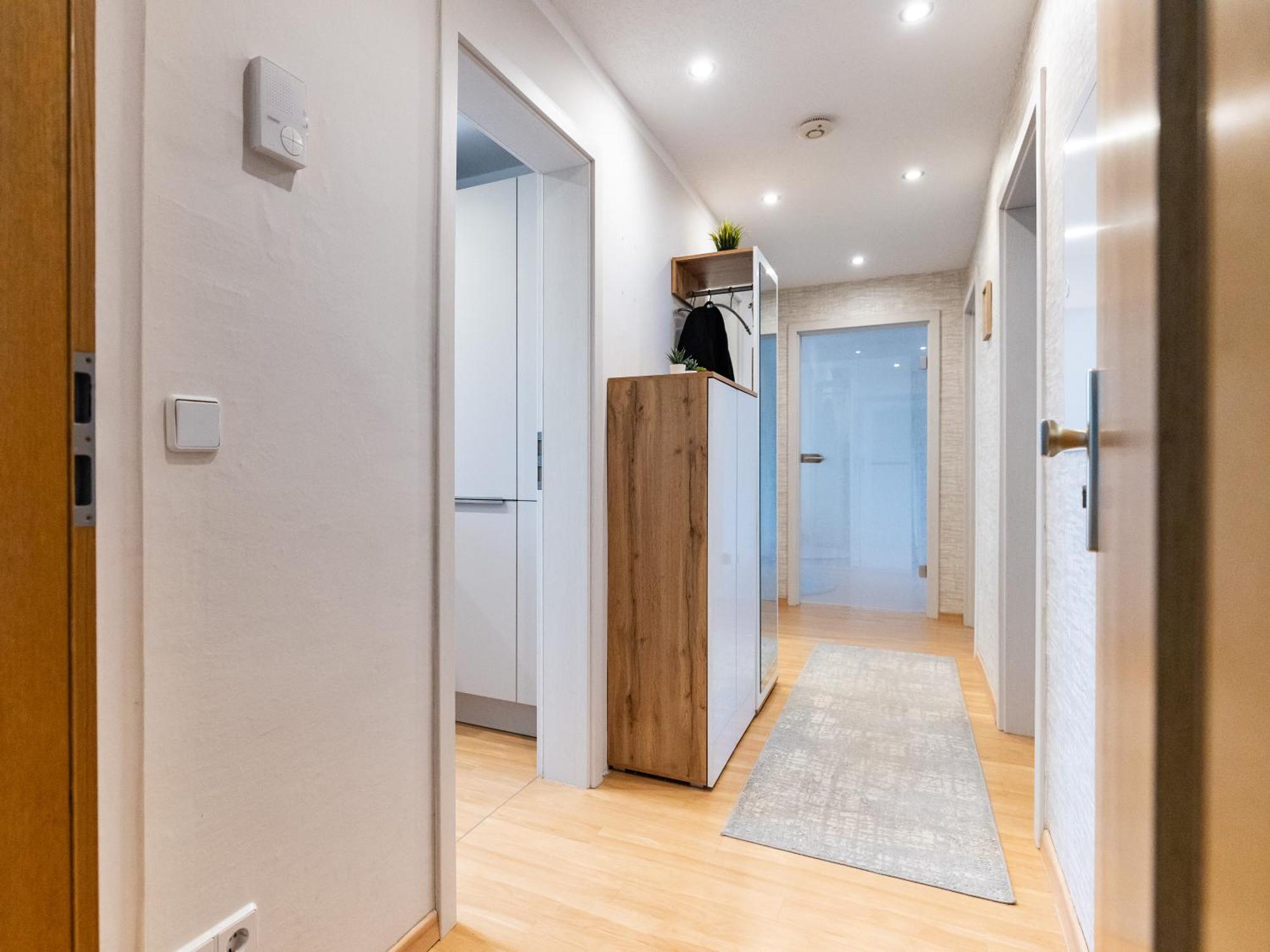 Moderne 4 Zimmer Wohnung Vollausgestattet Und Moebliert Halle  Dış mekan fotoğraf