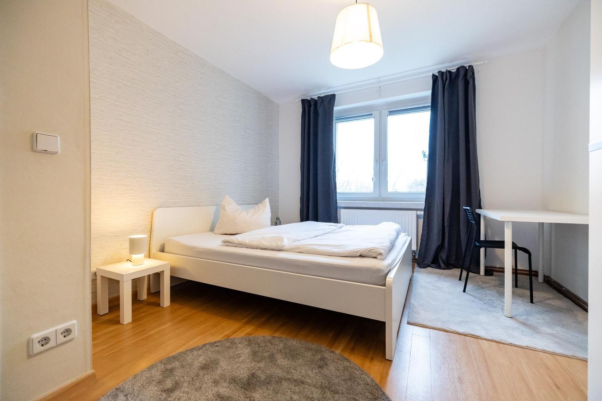 Moderne 4 Zimmer Wohnung Vollausgestattet Und Moebliert Halle  Dış mekan fotoğraf