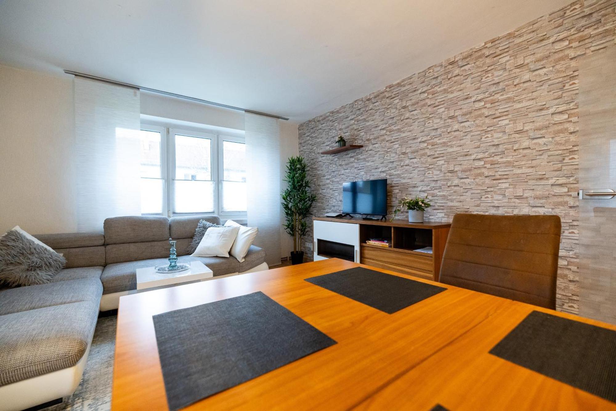 Moderne 4 Zimmer Wohnung Vollausgestattet Und Moebliert Halle  Dış mekan fotoğraf